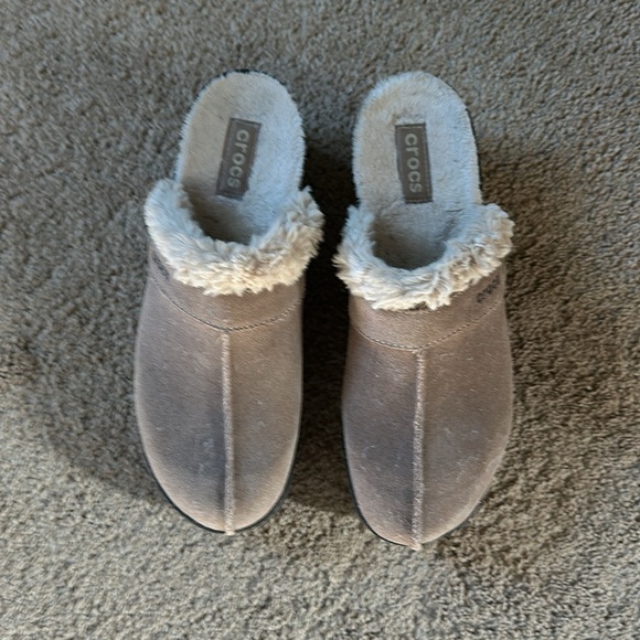 Crocs fleece clogs, size 10 - Picture 2 of 7